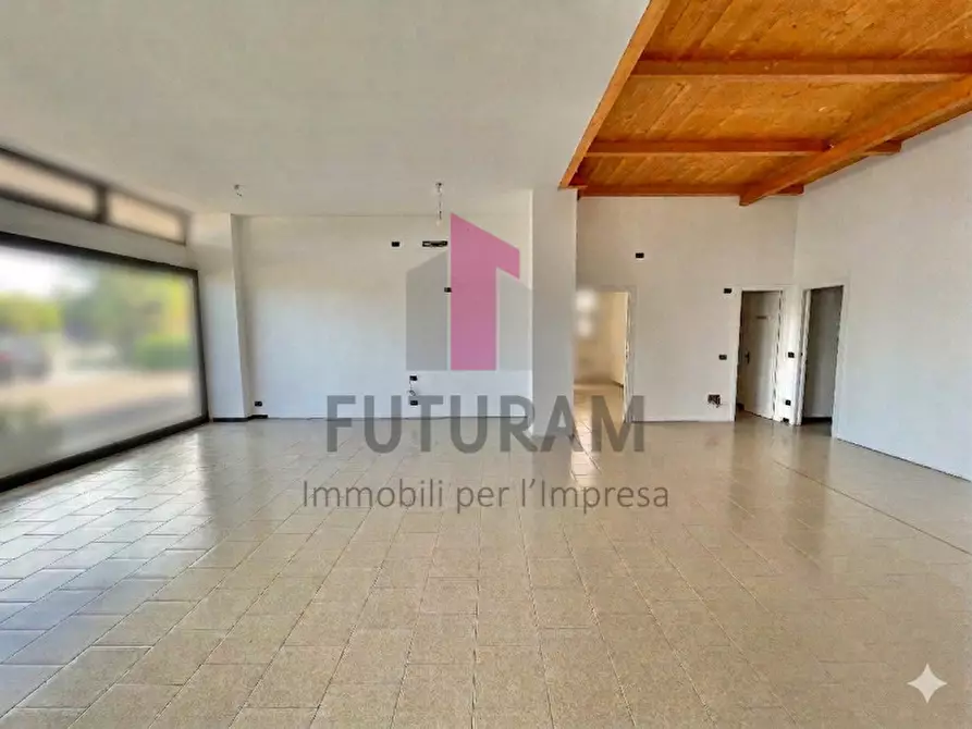 Immagine 5 di Negozio in affitto  a Grumolo Delle Abbadesse