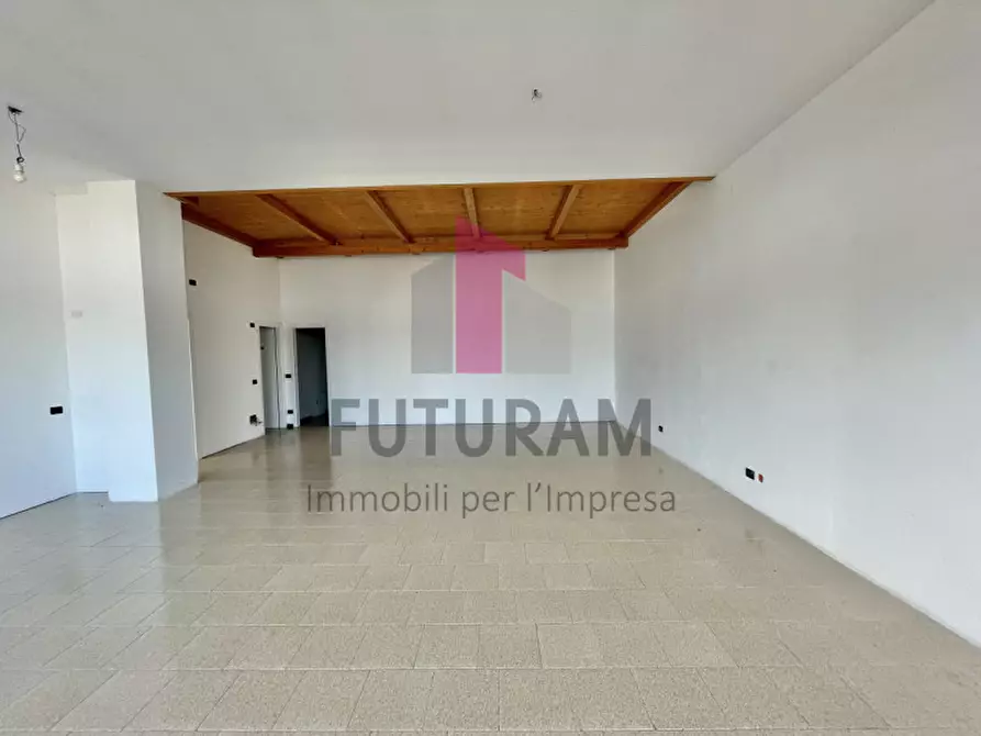 Immagine 6 di Negozio in affitto  a Grumolo Delle Abbadesse