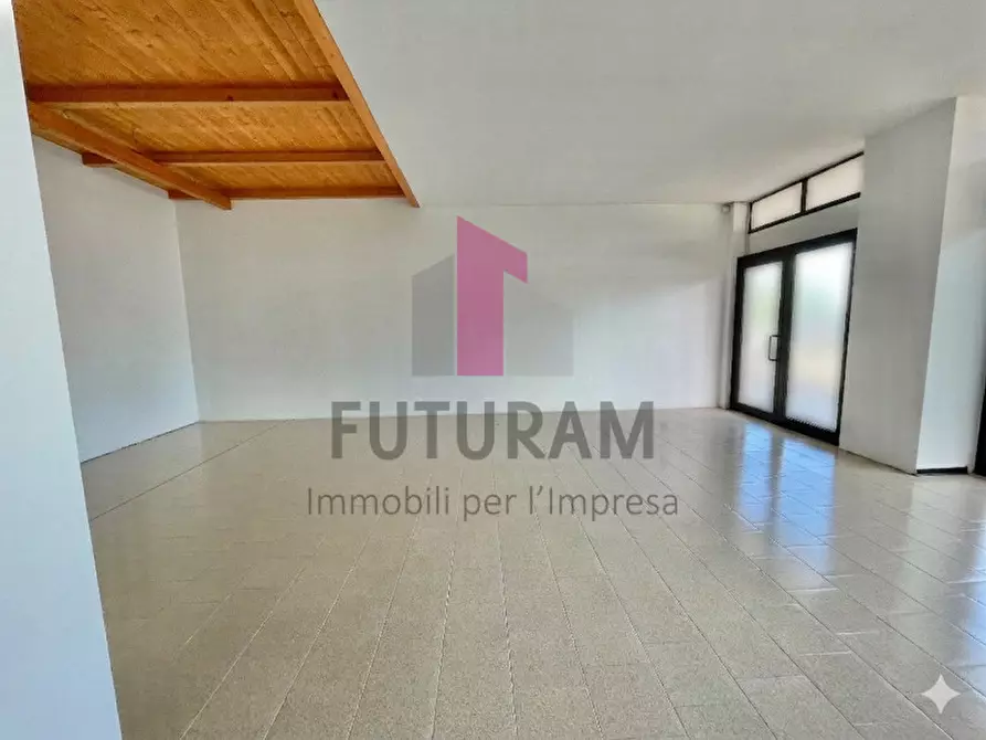 Immagine 10 di Negozio in affitto  a Grumolo Delle Abbadesse