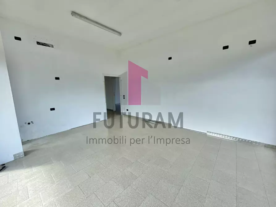 Immagine 18 di Negozio in affitto  a Grumolo Delle Abbadesse