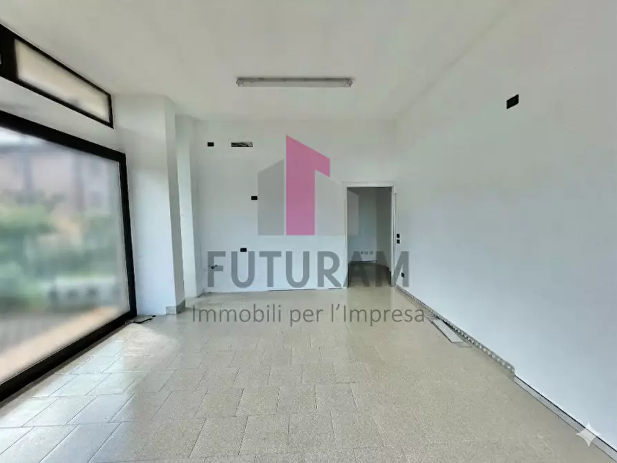 Immagine 20 di Negozio in affitto  a Grumolo Delle Abbadesse
