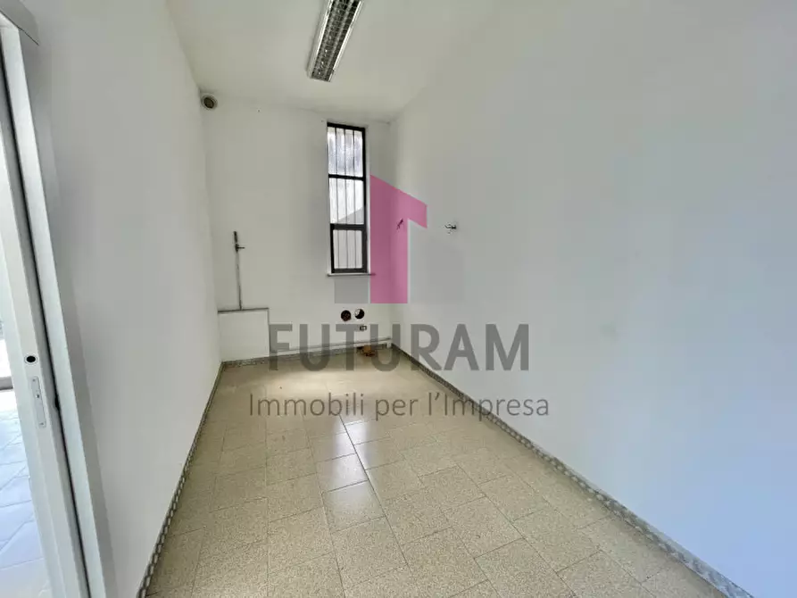 Immagine 24 di Negozio in affitto  a Grumolo Delle Abbadesse