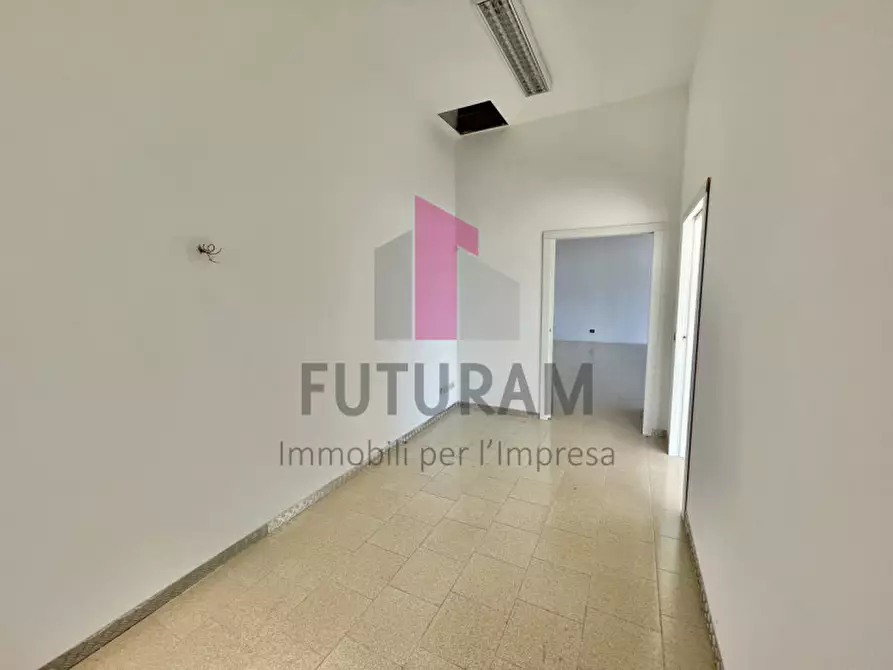Immagine 28 di Negozio in affitto  a Grumolo Delle Abbadesse