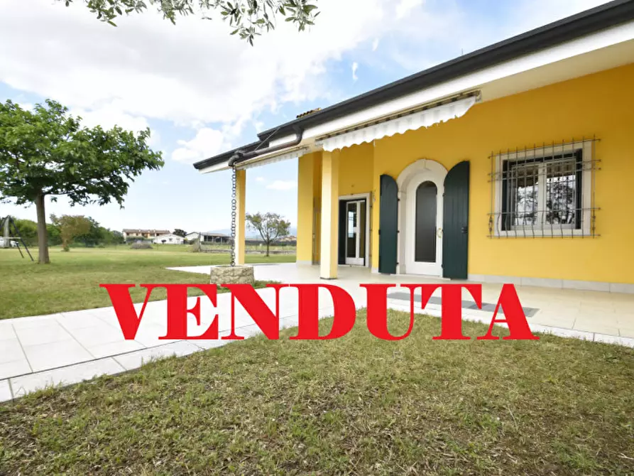 Immagine 1 di Casa bifamiliare in vendita  in Località Ca' di Mezzo 159 a Bussolengo