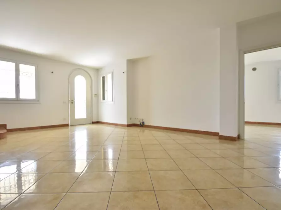 Immagine 8 di Casa bifamiliare in vendita  in Località Ca' di Mezzo 159 a Bussolengo