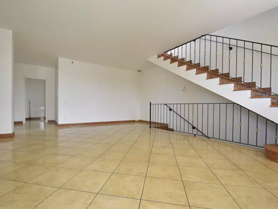 Immagine 9 di Casa bifamiliare in vendita  in Località Ca' di Mezzo 159 a Bussolengo