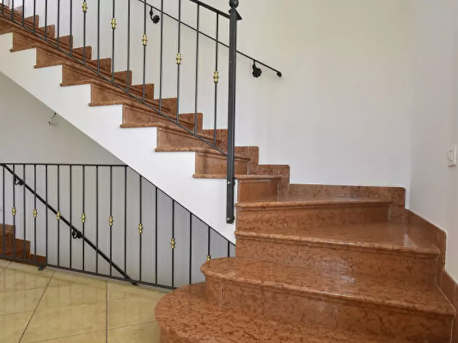 Immagine 10 di Casa bifamiliare in vendita  in Località Ca' di Mezzo 159 a Bussolengo