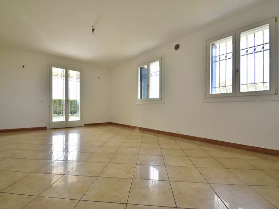Immagine 12 di Casa bifamiliare in vendita  in Località Ca' di Mezzo 159 a Bussolengo