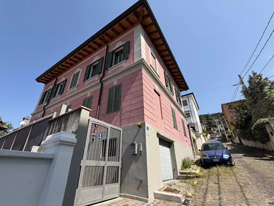 Immagine 1 di Villa in vendita  in Via Giuseppe Bernardino Bison 6 a Trieste