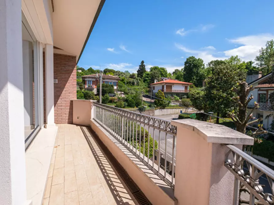 Immagine 2 di Casa bifamiliare in vendita  in VIA BOGONI a Cesena