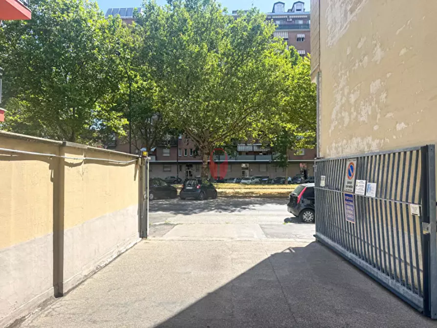 Immagine 4 di Garage in vendita  in Corso Siracusa 182 a Torino