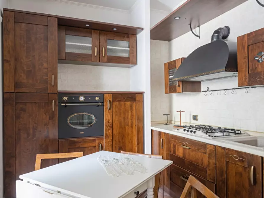 Immagine 5 di Appartamento in vendita  in Via Ernesto Basile 68 a Roma