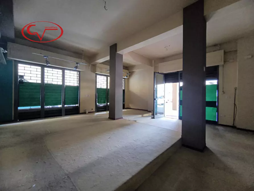 Immagine 1 di Negozio in affitto  in Piazza della Libertà a San Giovanni Valdarno