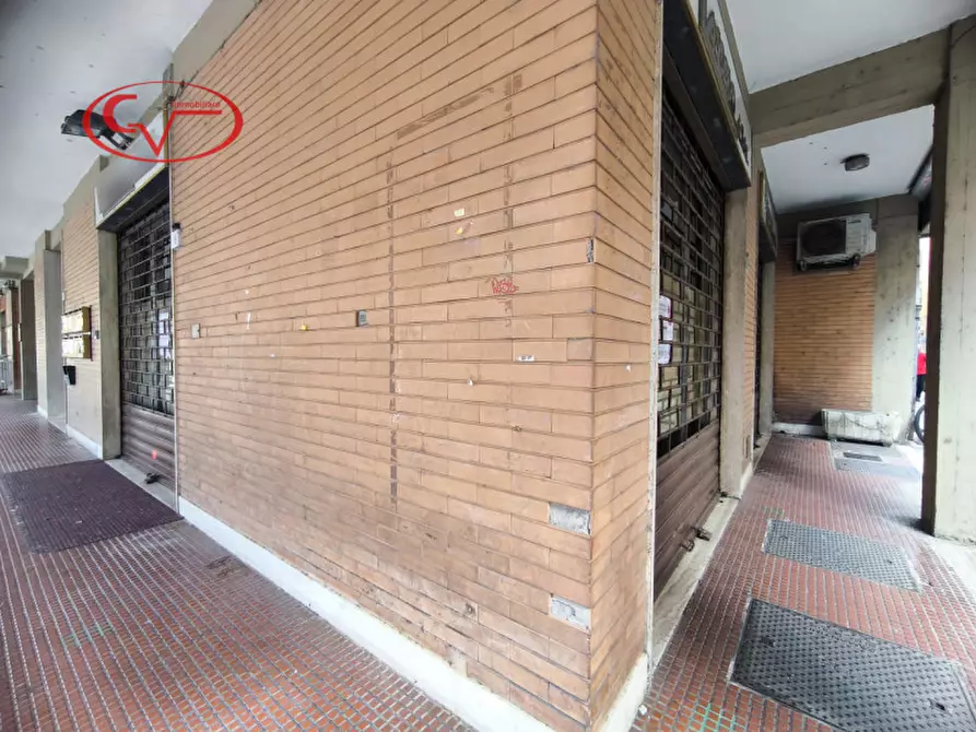 Immagine 10 di Negozio in affitto  in Piazza della Libertà a San Giovanni Valdarno