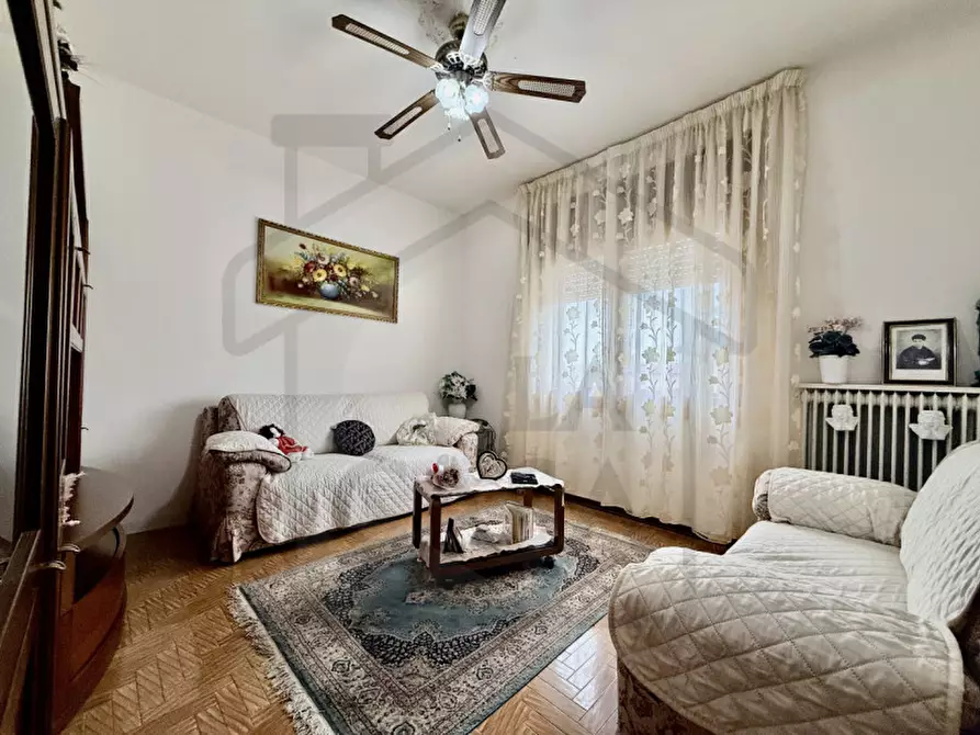 Immagine 1 di Casa trifamiliare in vendita  in Via Po,23 a Montegrotto Terme