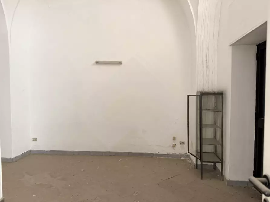 Immagine 5 di Negozio in vendita  in Via Francesco De Sancitis, 7 a Andria