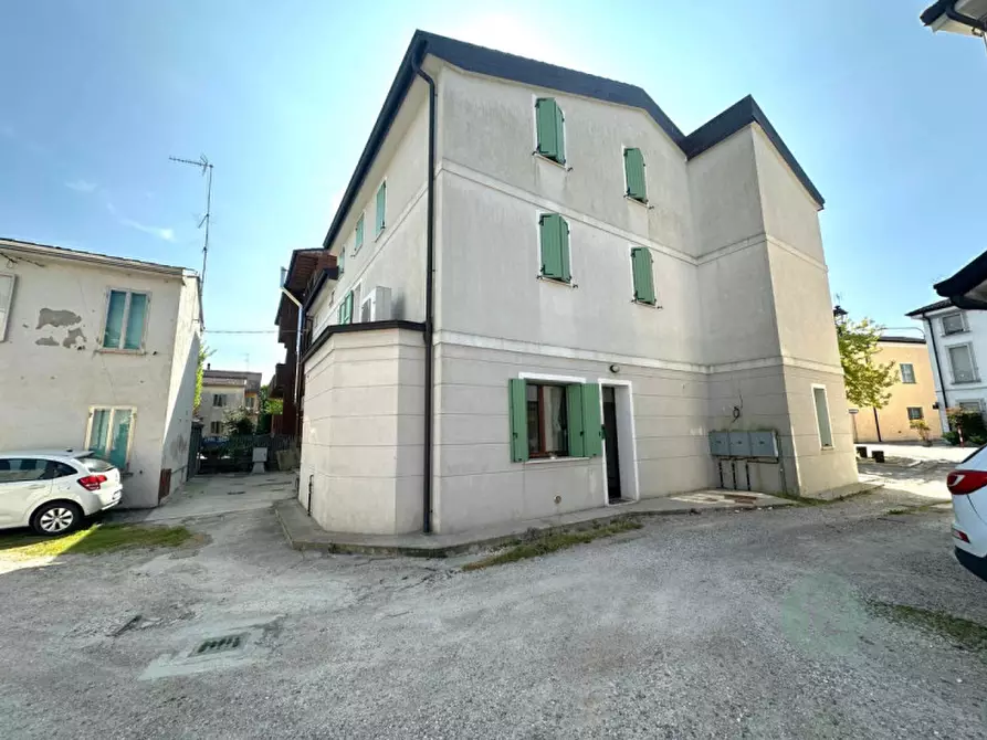 Immagine 1 di Villetta a schiera in vendita  in Via Cantone a San Giacomo Delle Segnate
