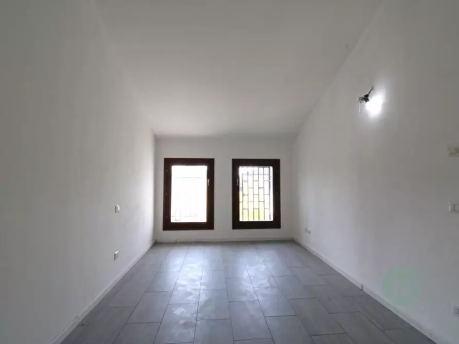 Immagine 7 di Villetta a schiera in vendita  in Via Cantone a San Giacomo Delle Segnate