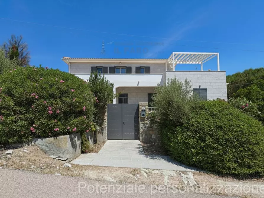 Immagine 1 di Villa in vendita  in Via Indipendenza a La Maddalena