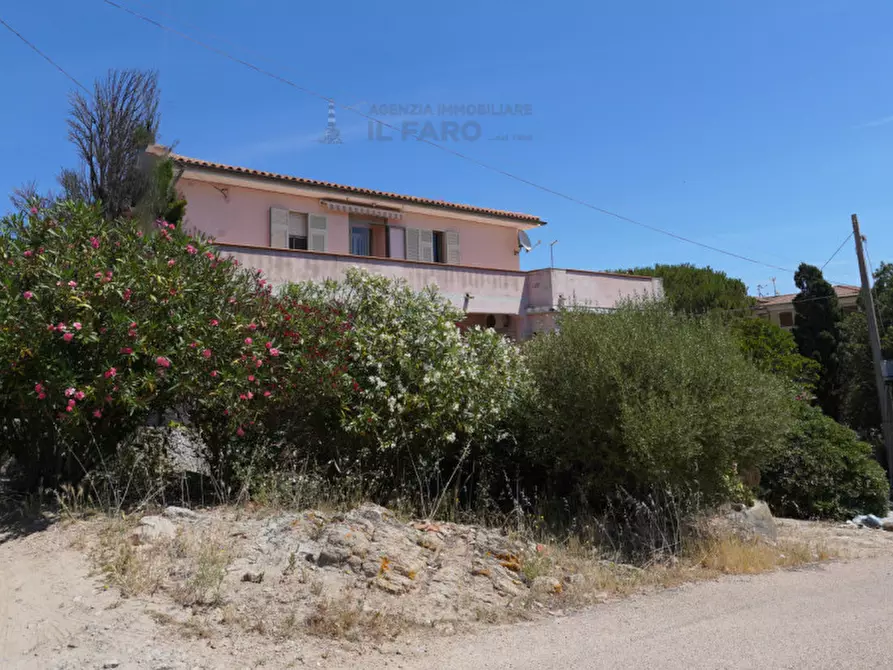 Immagine 3 di Villa in vendita  in Via Indipendenza a La Maddalena