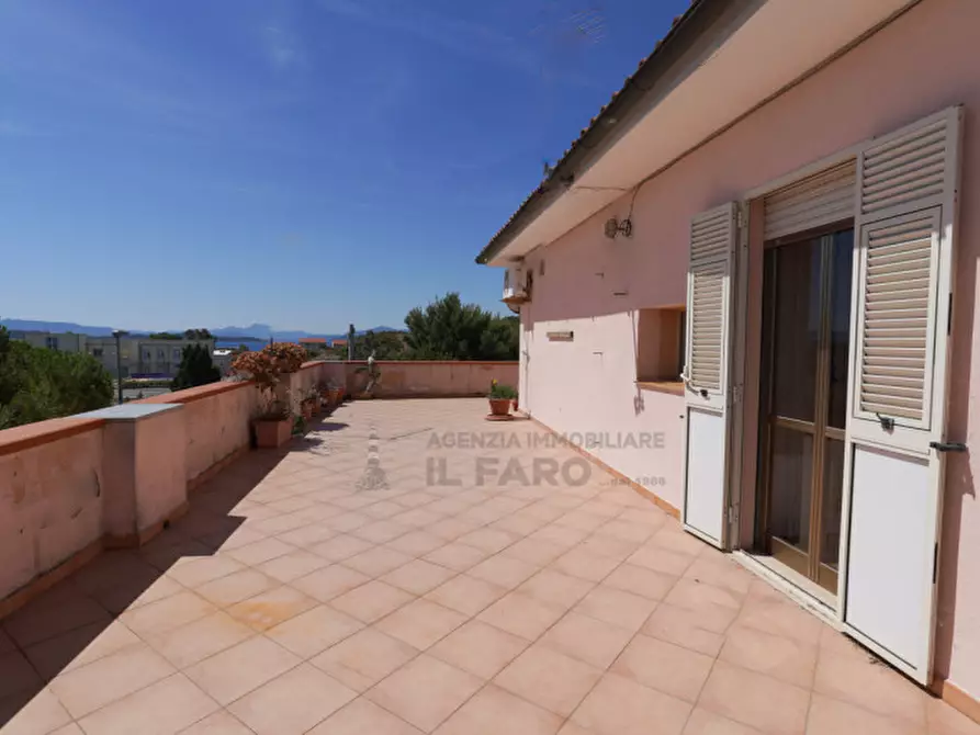 Immagine 9 di Villa in vendita  in Via Indipendenza a La Maddalena