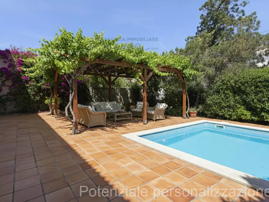 Immagine 10 di Villa in vendita  in Via Indipendenza a La Maddalena