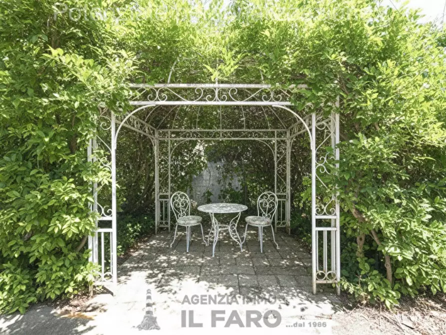 Immagine 12 di Villa in vendita  in Via Indipendenza a La Maddalena