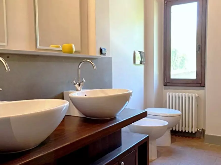 Immagine 13 di Casa indipendente in vendita  a Terranuova Bracciolini