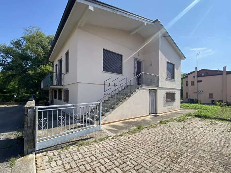 Immagine 1 di Casa indipendente in vendita  in Via Tre Piere a Oderzo