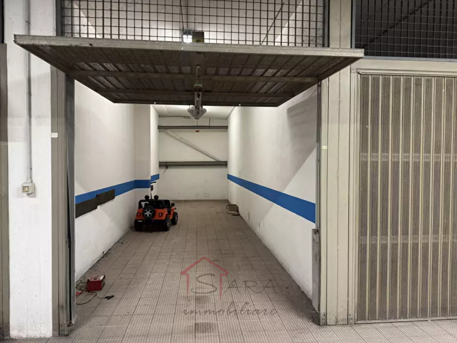 Immagine 2 di Garage in vendita  in Largo Europa a Padova