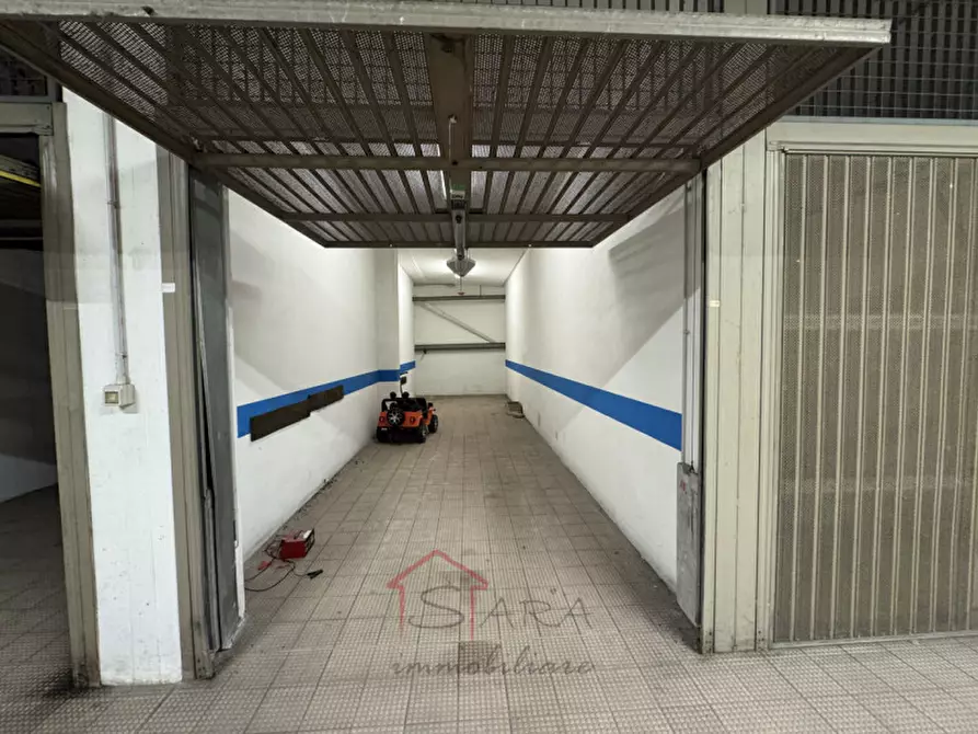 Immagine 3 di Garage in vendita  in Largo Europa a Padova