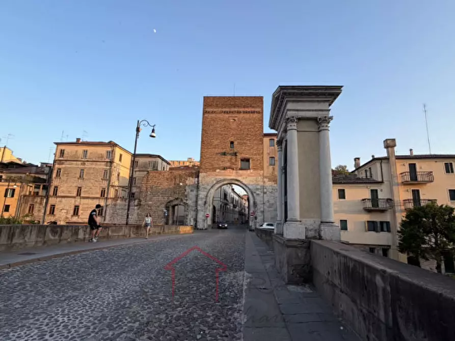 Immagine 5 di Garage in vendita  in Largo Europa a Padova