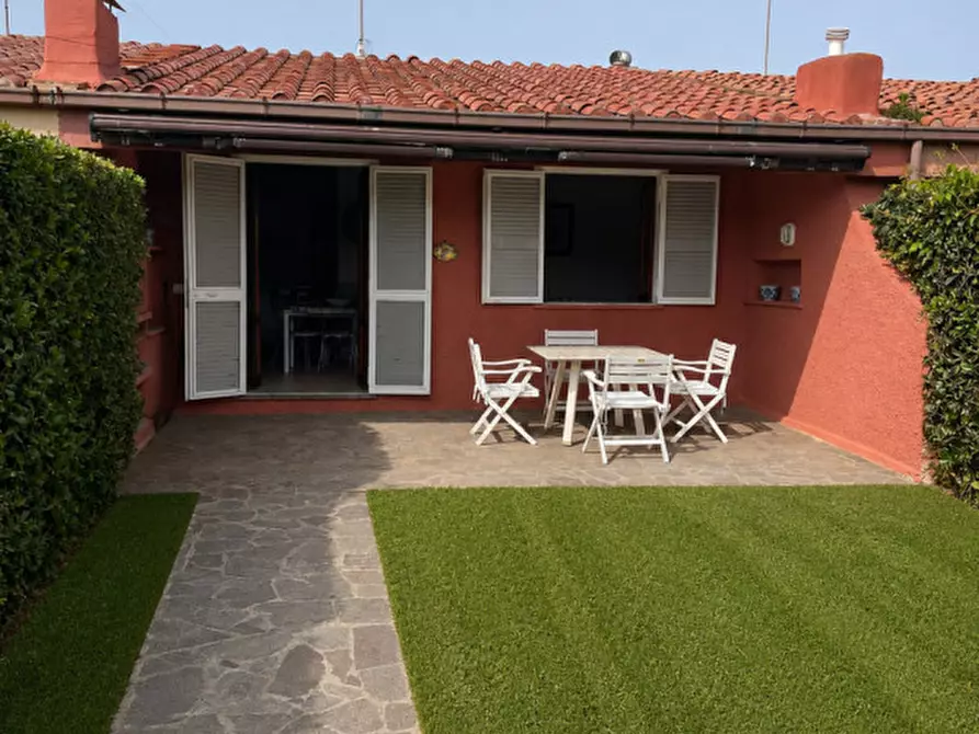 Immagine 1 di Villa in affitto  in Via Tre Pesci a Ladispoli