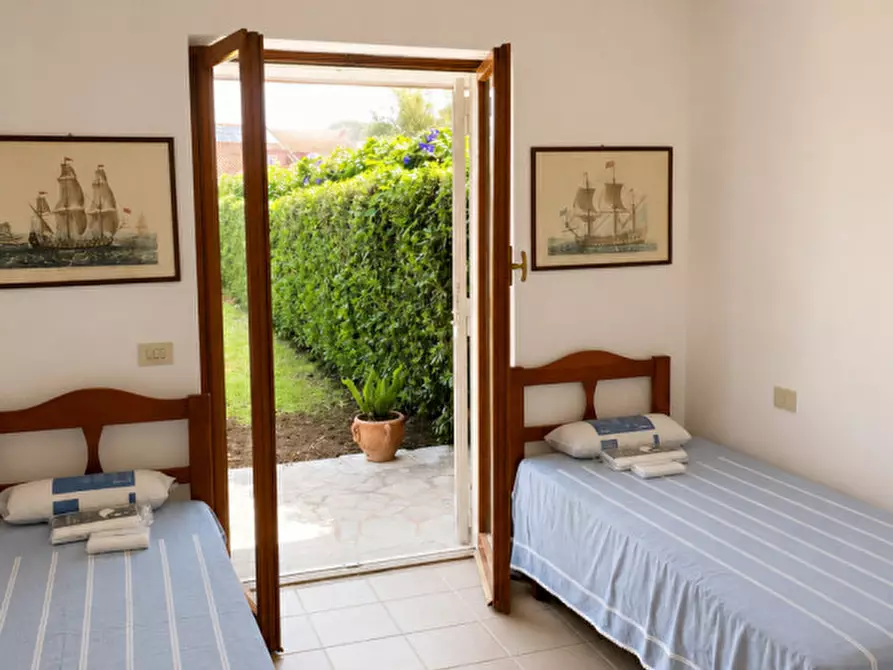 Immagine 11 di Villa in affitto  in Via Tre Pesci a Ladispoli