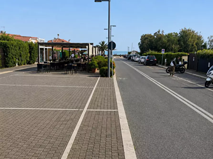 Immagine 17 di Villa in affitto  in Via Tre Pesci a Ladispoli