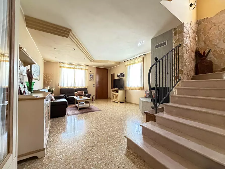 Immagine 3 di Villetta a schiera in vendita  in v. A. Palladio a Bolzano Vicentino