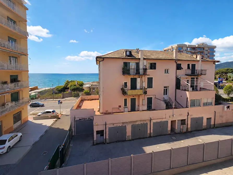 Immagine 1 di Appartamento in vendita  in Via Lazzaro De Maestri a Savona