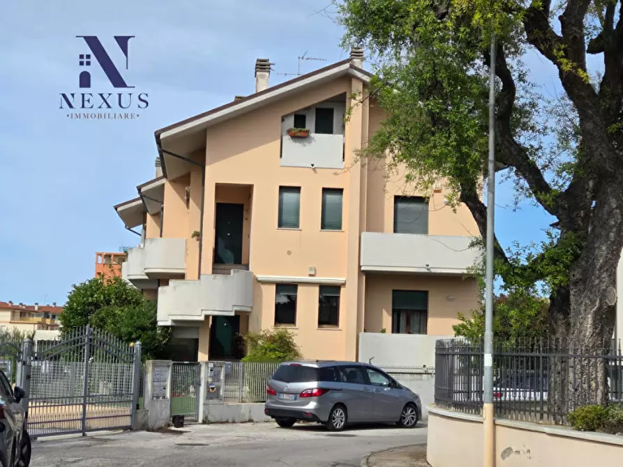 Immagine 1 di Appartamento in vendita  in Via levi a Fano