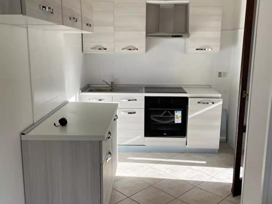 Immagine 2 di Appartamento in vendita  in Via levi a Fano