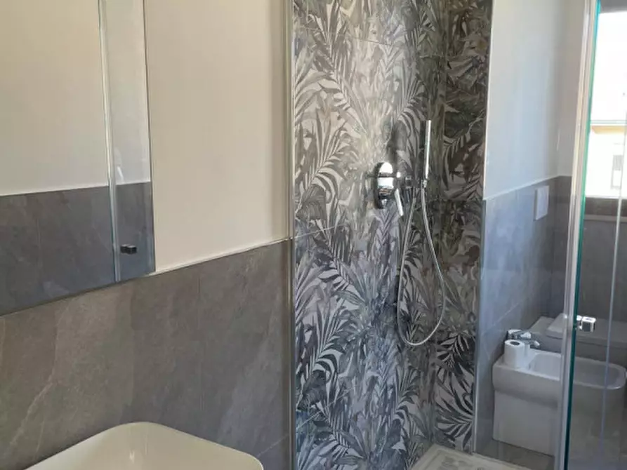 Immagine 5 di Appartamento in vendita  in Via levi a Fano