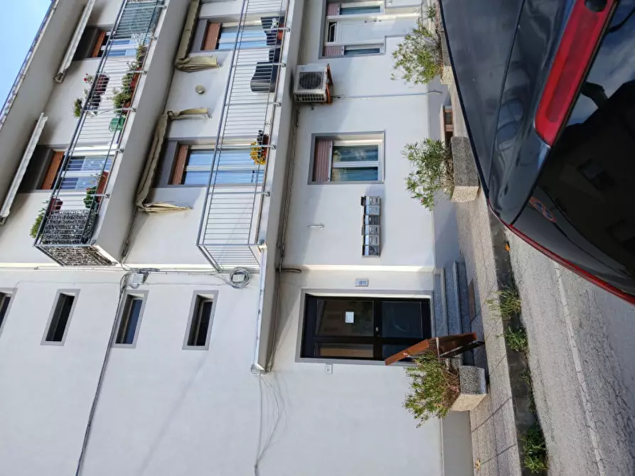 Immagine 2 di Appartamento in vendita  in Via Francesco Baracca, 107 a Pesaro