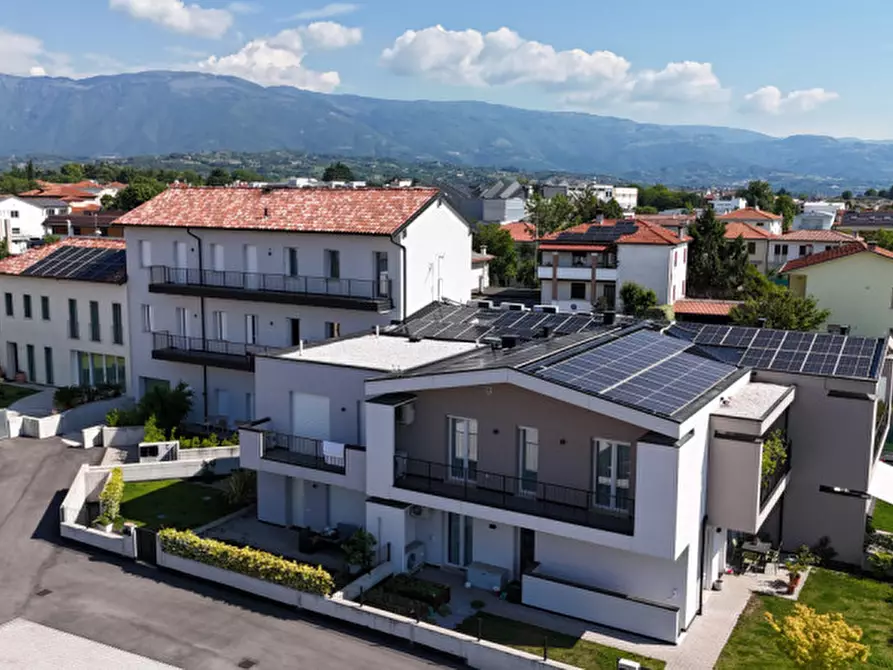 Immagine 2 di Appartamento in vendita  in via val leogra 42 a Thiene