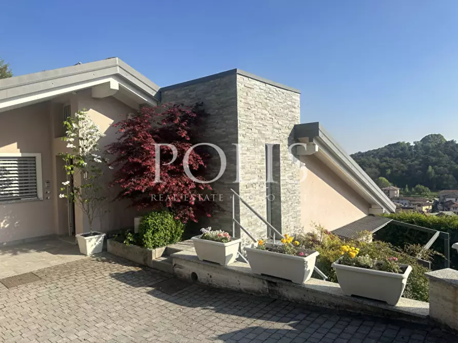 Immagine 1 di Villa in vendita  in VIA SAN MAMETTE a Oltrona Di San Mamette