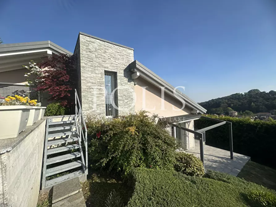 Immagine 6 di Villa in vendita  in VIA SAN MAMETTE a Oltrona Di San Mamette