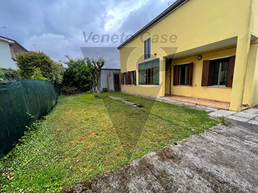 Immagine 1 di Casa indipendente in vendita  in Via Venezia a Saonara