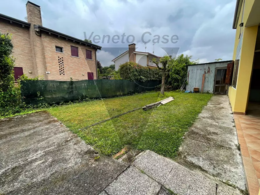 Immagine 2 di Casa indipendente in vendita  in Via Venezia a Saonara