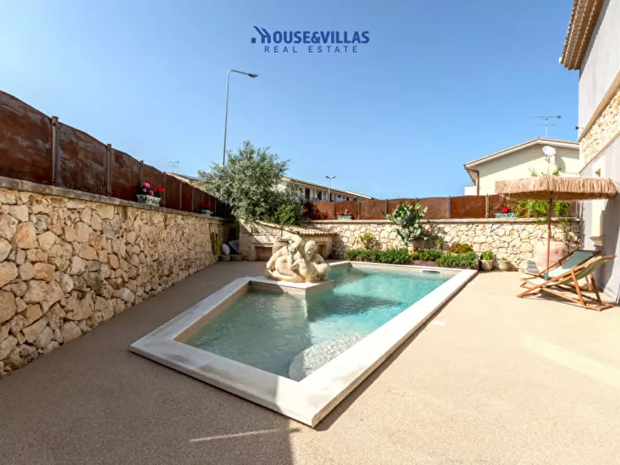 Immagine 3 di Villa in vendita  in Via Siracusa a Avola