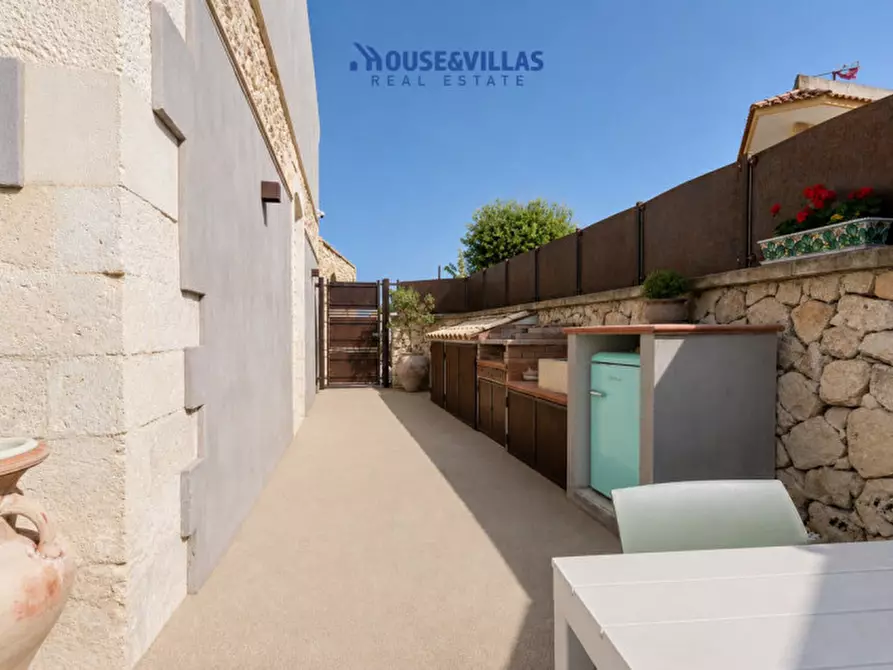 Immagine 7 di Villa in vendita  in Via Siracusa a Avola