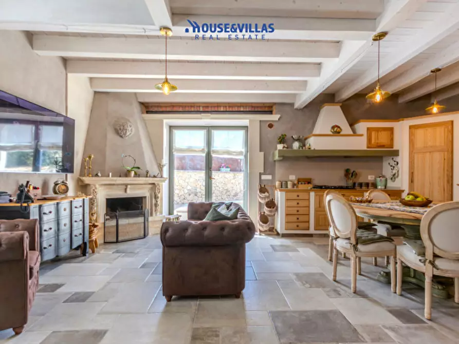 Immagine 10 di Villa in vendita  in Via Siracusa a Avola