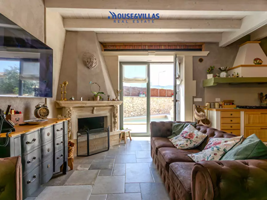 Immagine 14 di Villa in vendita  in Via Siracusa a Avola